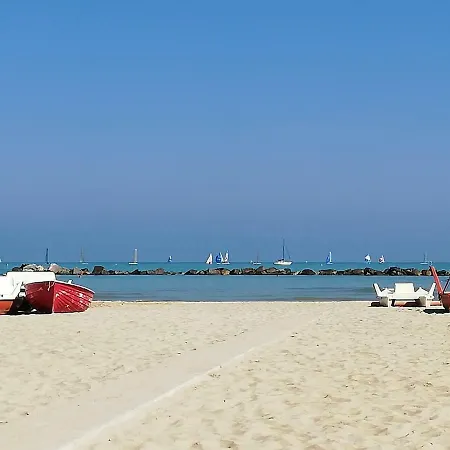 Appartamento 1° Fila Mare Con Splendida Terrazza